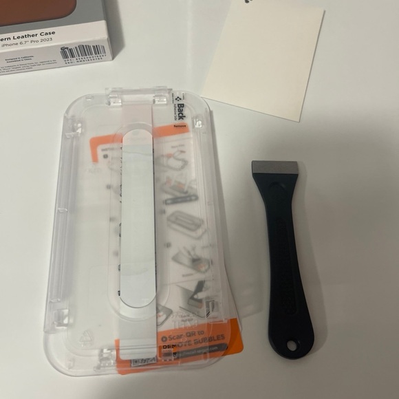 Nomad Modern Leather Case for iPhone 6.7” Pro 2023 - Picture 9 of 9